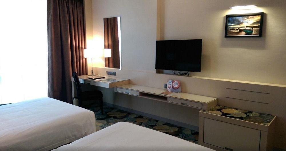 Imperial Hotel Kuching Exterior photo